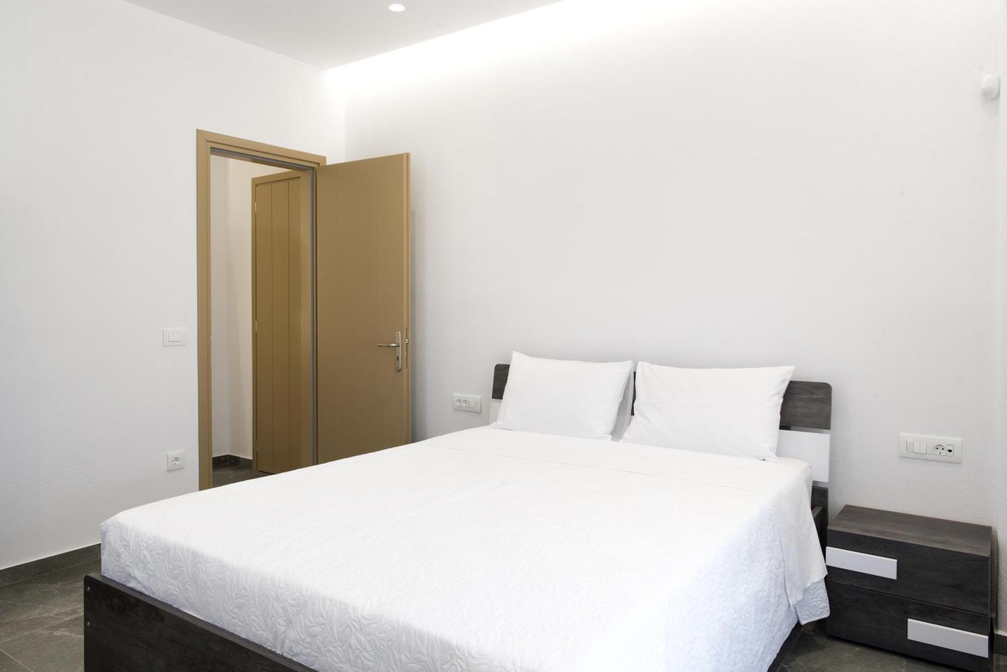 Maistros Apartments Mykonos Фтелия Экстерьер фото